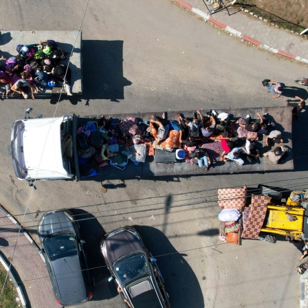 Palästinenser fliehen vor einer möglichen Bodenoffensive Israels aus dem nördlichen Gazastreifen in den Süden. 