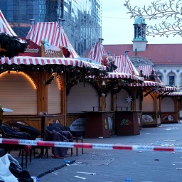 Absperrband der Polizei am Magdeburger Weihnachtsmarkt