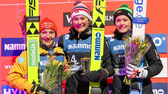 Sportschau Wintersport - Skispringen In Oslo - Der Siegerehrung Der Frauen