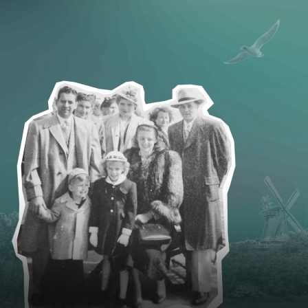 Ein Schwarzweiß-Foto der Familie Rickmers um 1952, im Hintergrund fliegt eine Möwe über einer friesischen Mühle.