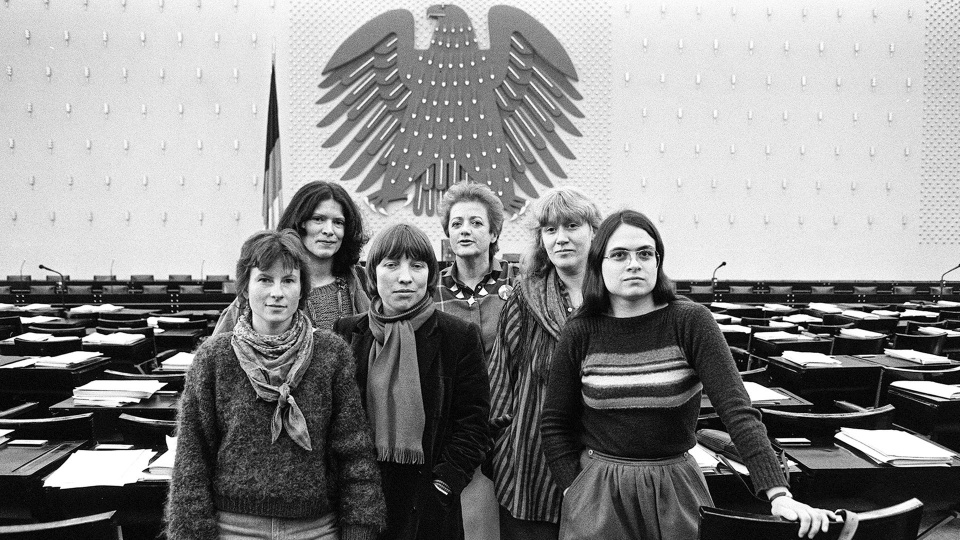 4 frauen kommen raus