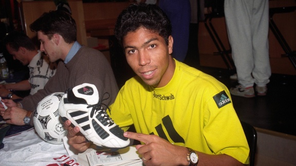 Sportschau - Giovane Elbers Weiße Schuhe