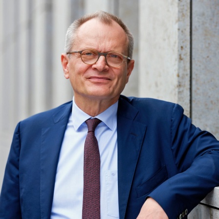 Ein Porträtbild des Präsidenten der Diakonie Deutschland, Ulrich Lilie