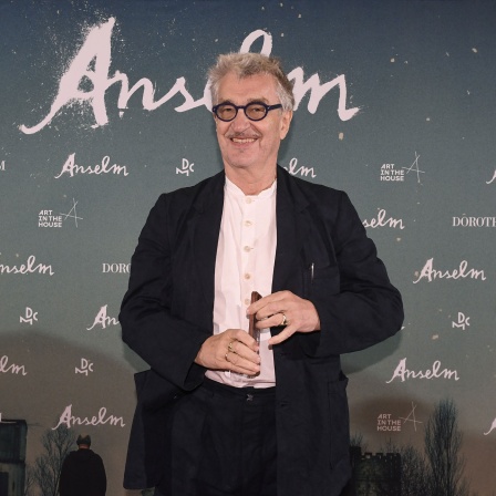 Regisseur Wim Wenders bei einer Premiere des Films: "Anselm – Das Rauschen der Zeit" (Bild: picture alliance/dpa/Revierfoto)