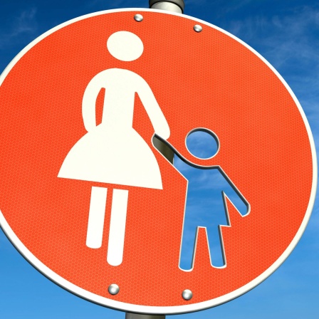 Verkehrsschild "Frau ohne Kind", Symbolbild 
