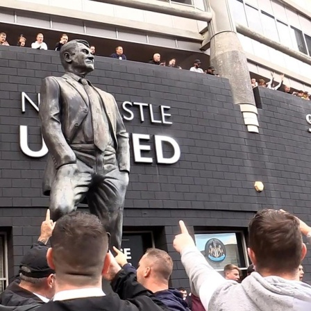 Jubel bei den Fans von Newcastle United nach der Übernahme durch eine saudi-arabische Investorengruppe. 