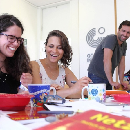 Junge Leute in Tel Aviv lernen Deutsch im Goethe-Institut