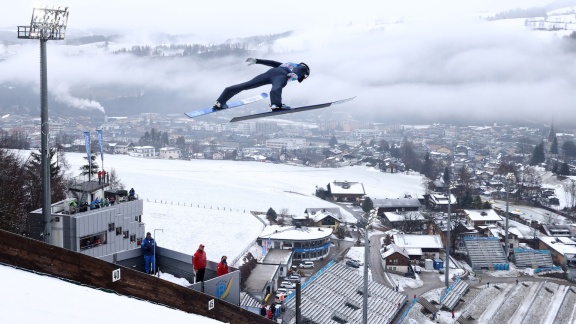 Sportschau - Vierschanzentournee - Die Qualifikation Des Dritten Springens In Bischofshofen