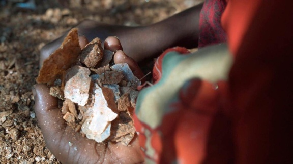 Weltspiegel - Weltspiegel-reportage: Kinderarbeit Für Die Glitzerwelt