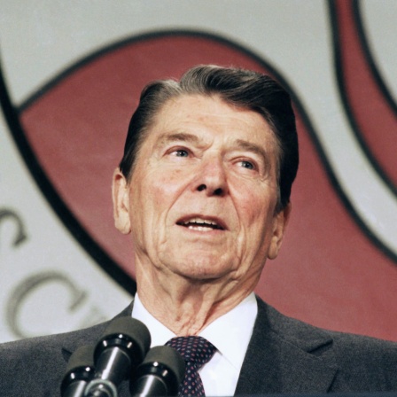 Ronald Reagan spricht 1986 vor dem U.S. Chamber of Commerce in Washington