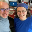 Sachsenradio-Moderator Stephan Bischof und Christine Thürmer im Studio