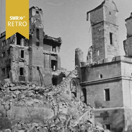 Zerstörte Häuser nach dem Zweiten Weltkrieg