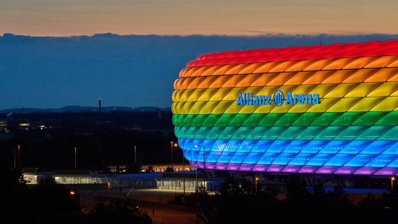 Sportschau - Homophobie Im Profi-fußball