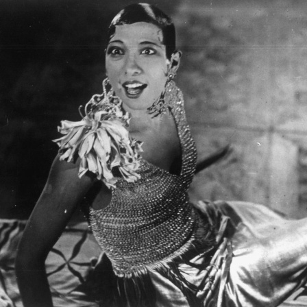 Ein undatiertes Foto zeigt die amerikaniche Sängerin und Revuetänzerin Josephine Baker