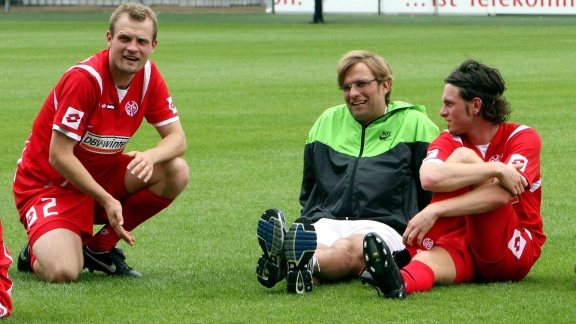 Sportschau - Mainz Feiert Mannschaft Und Trainer Nach Abstieg