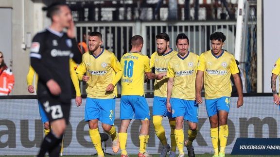 Sportschau Bundesliga - Bicakcic-abstauber Lässt Braunschweig Jubeln