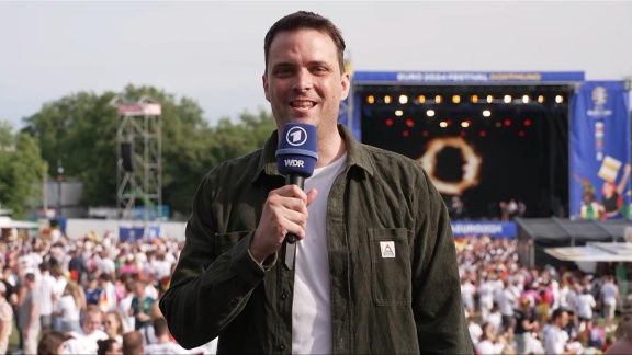 Sportschau Uefa Euro 2024 - Sportschau-reporter Sven Roland Und 'party Pur' In Dortmund