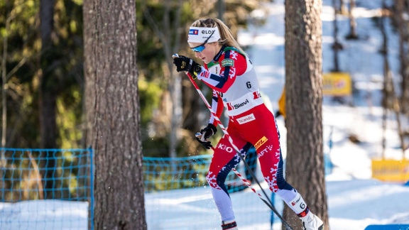 Sportschau Wintersport - Der 50-kilometer-massenstart Der Frauen Im Re-live