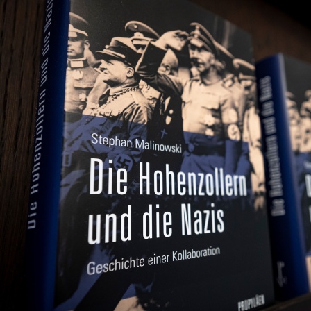 "Es wird eher braun als golden am Ende der Weimarer Zeit."|Stephan Malinowski zur Rolle des Adels im Nationalsozialismus