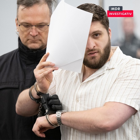 prozess in dresden, angeklagter und schmuckstück