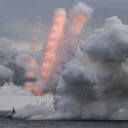 ARCHIV, 2020: Ein russisches Kriegsschiff nimmt an einer Marineübung mit Teststarts von nuklearfähigen Kinzhal- und Kalibr-Raketen im Schwarzen Meer vor der Küste der Krim teil (Bild: picture alliance/dpa/Kremlin)