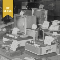 Schaufenster eines Elektrogeschäfts in den 1960ern  | Bild: BR Archiv