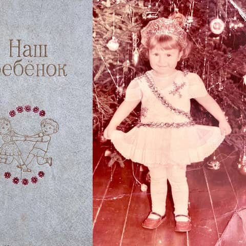 Rechts die Autorin und ihr altes Fotoalbum