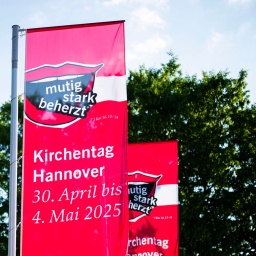 39. Evangelischer Kirchentag in Hannover - Fahnen in Hannover