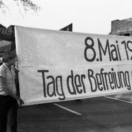 WIE WAR DAS DAMALS? Der 8. Mai. Niederlage oder Befreiung?