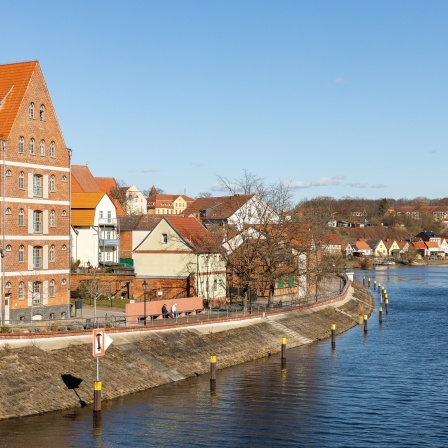 Blick auf die Havel und deren Ufer in Havelberg im Landkreis Stendal