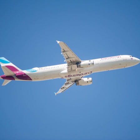 Ein Passagierflugzeug vom Typ Airbus A321-231 der Eurowings 