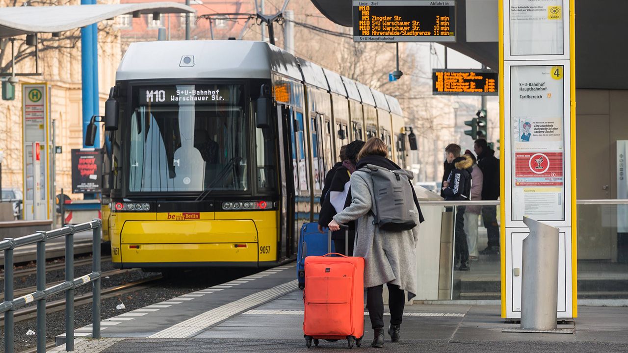 dokumentation-und-reportage-berlin-mit-der-stra-enbahn-erfahren-die