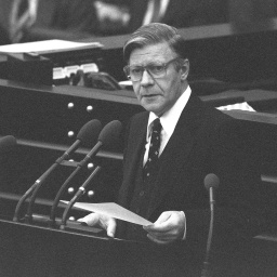 Rede von Bundeskanzler Helmut Schmidt zum Thema Terrorismus im Deutschen Bundestag am 20.10.1977