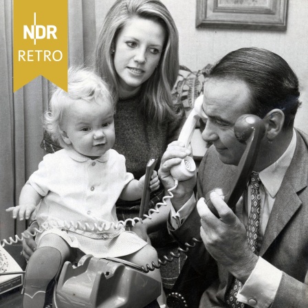 Familie am Telefon