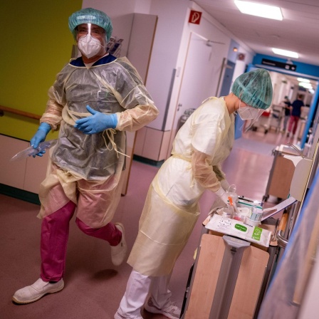 Zweite Coronawelle: Krankenhauspersonal vor dem Kollaps