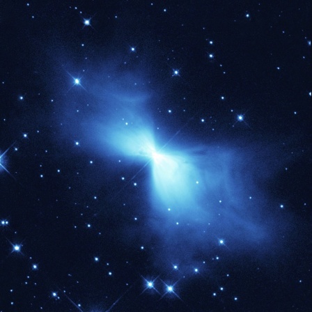 Das Hubble-Weltraumteleskop hat den kältesten bekannten Ort im Universum fotografiert. Das am Donnerstag (20.02.2003) veröffentlichte Bild zeigt den Bumerang-Nebel im Sternbild Zentaur. Mit minus 272 Grad Celsius ist er nur etwa ein Grad wärmer als der absolute Nullpunkt (-273,15 Grad Celsius).